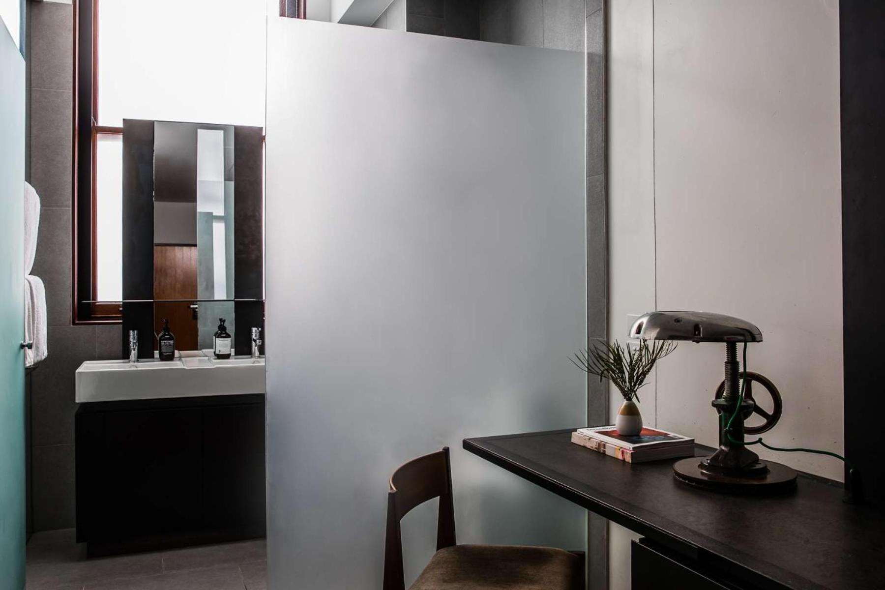 The Old Clare By Ode Hotels Sydney Buitenkant foto A room at the hotel