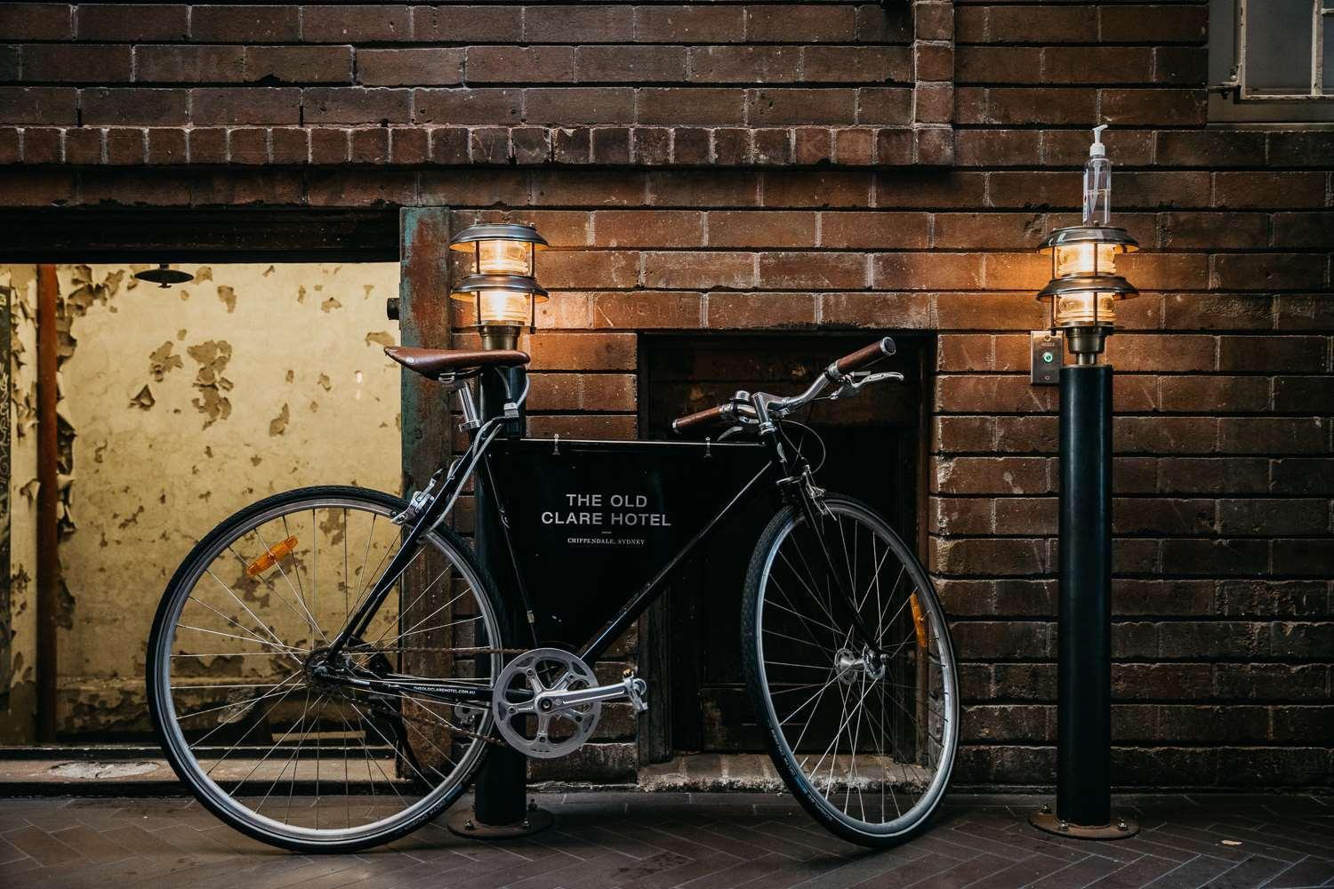 The Old Clare By Ode Hotels Sydney Buitenkant foto A bicycle parked in front of the hotel